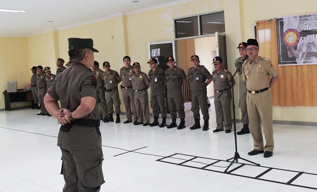 Pimpin Apel Di Satpol, Ingatkan Untuk Sukseskan Pemilu