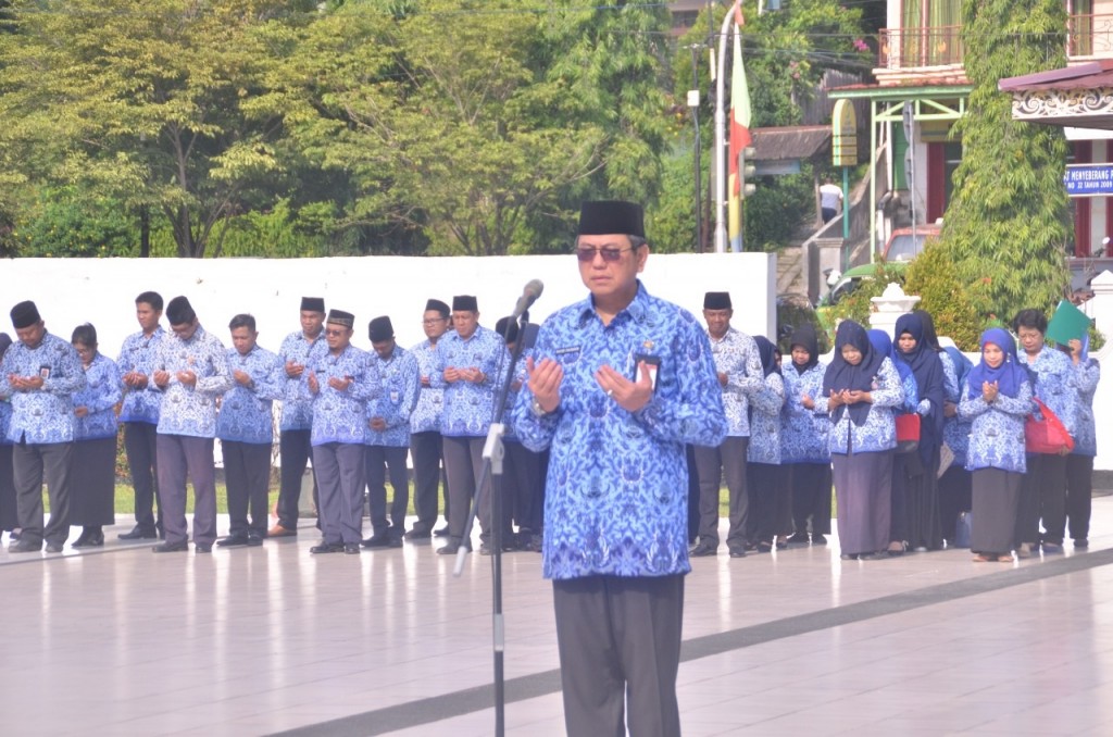 Sekda Pimpin Upacara Ziarah Di TMP, Ingatkan Implementasi Semangat Perjuangan Untuk Pelayanan