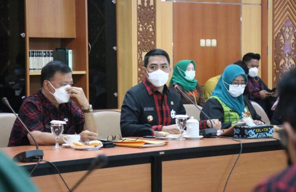 Kumpulkan Pejabat Teknis, Andi Harun Pecahkan Masalah Banjir Simpang Sempaja