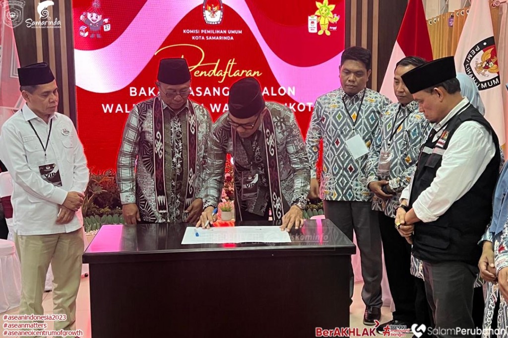 Pendaftaran Lancar dengan Berkas Lengkap, Andi Harun dan Saefuddin Zuhri Resmi Daftar di KPU Samarinda