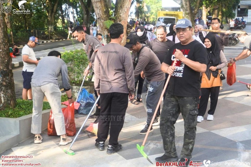 Diskominfo All Out di Kerja Bakti Massal, Tunjukkan Semangat Kolaborasi